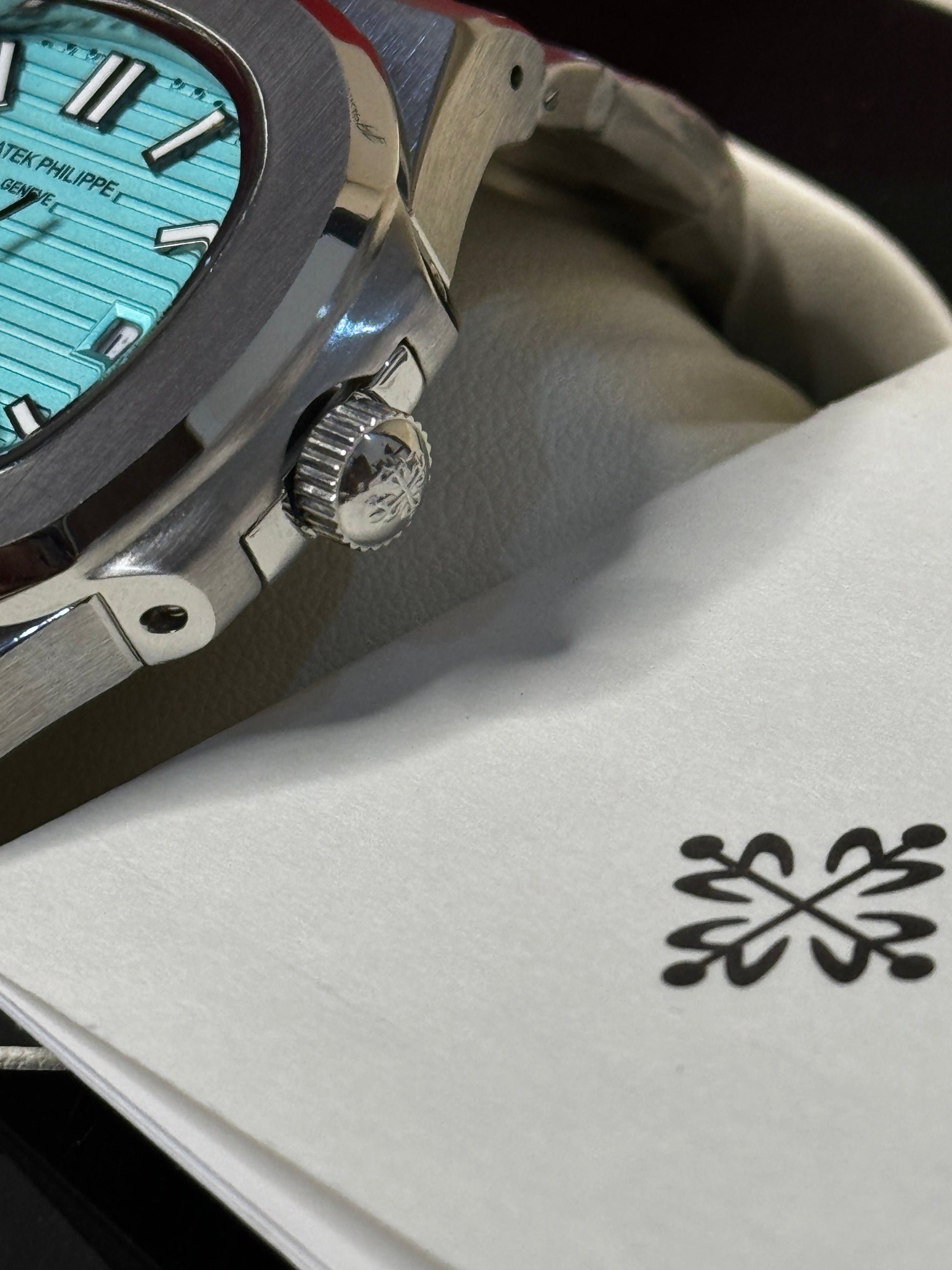 Patek Philippe Genève – Master AAA Edition (Dot Perfect)